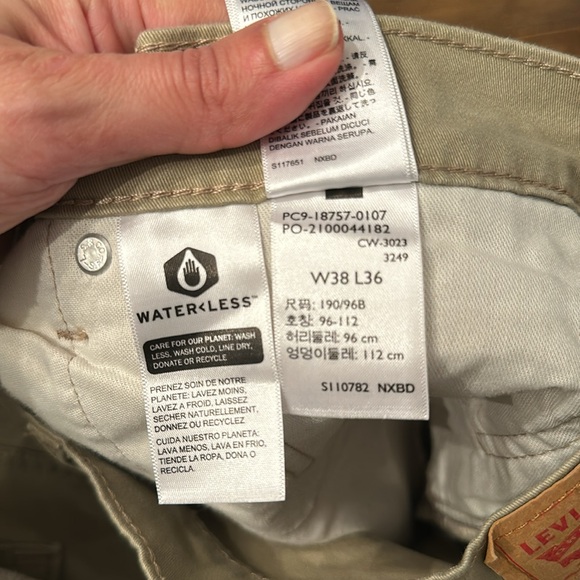 Mens Levi Strauss khakis - Picture 7 of 7